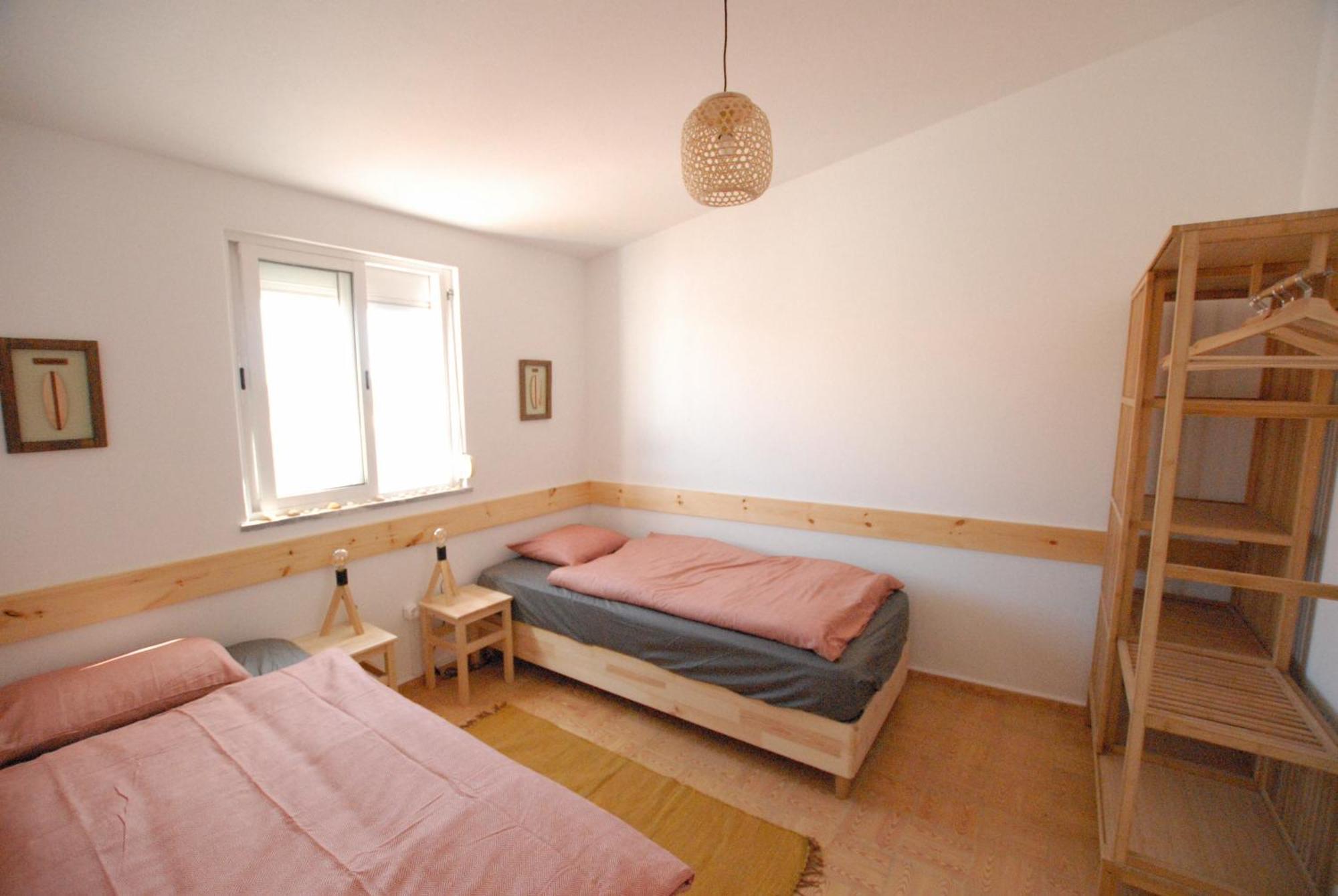 Little Hikers Hostel Raposeira  Buitenkant foto